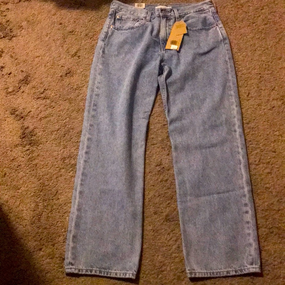 NWT Levi low pro straight jean